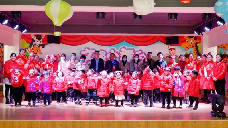 童話潤童心·童夢筑童劇——文演阿爾法藝術(shù)實驗幼兒園